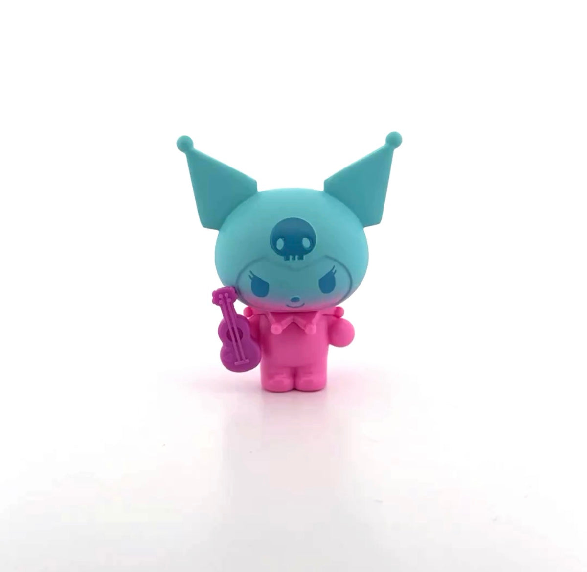 Hello Kitty and Friends Tropical Party Series 3 Kuromi Blue/Pink Ombre